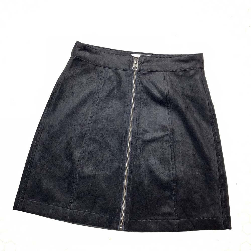 Wilfred for Aritzia Suede Skirt